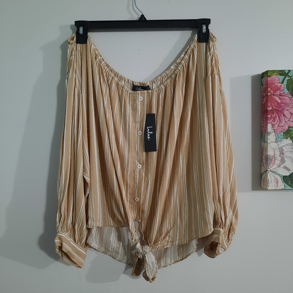 LULUs NWT tie front crop top, oversized, with buttons!